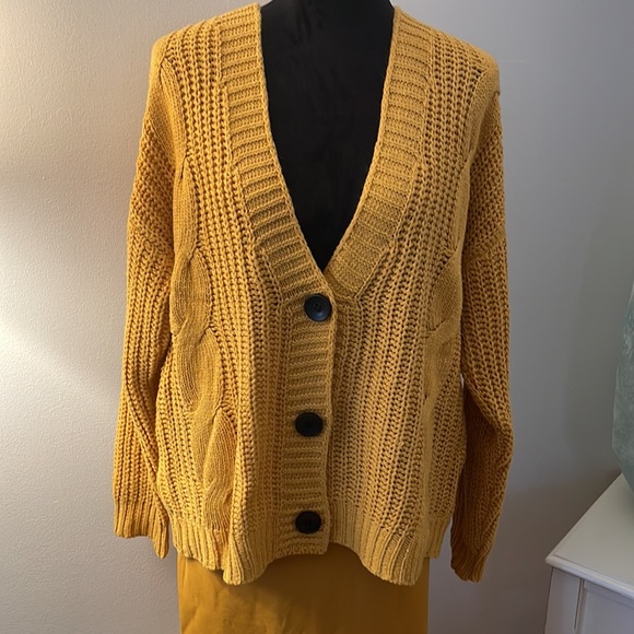 Golden Yellow\Mustard Sweater - Picture 5 of 10